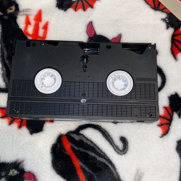 Vintage VHS Willow - Picture 6 of 6